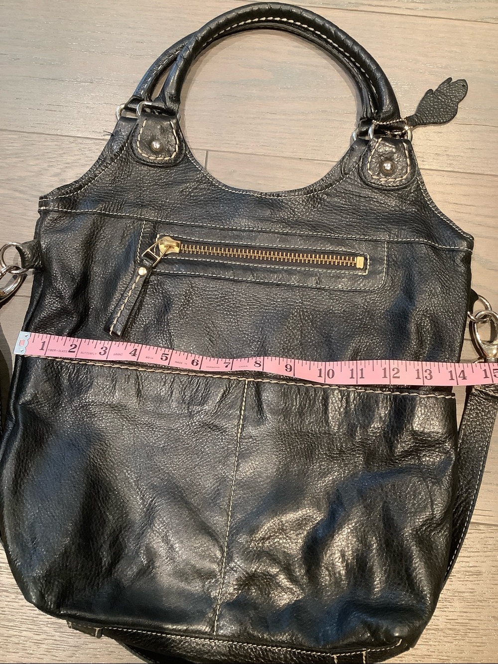 Roots Black Leather Lauren Shoulder Bag.
Made in Canada 🇨🇦 - Picture 6 of 6